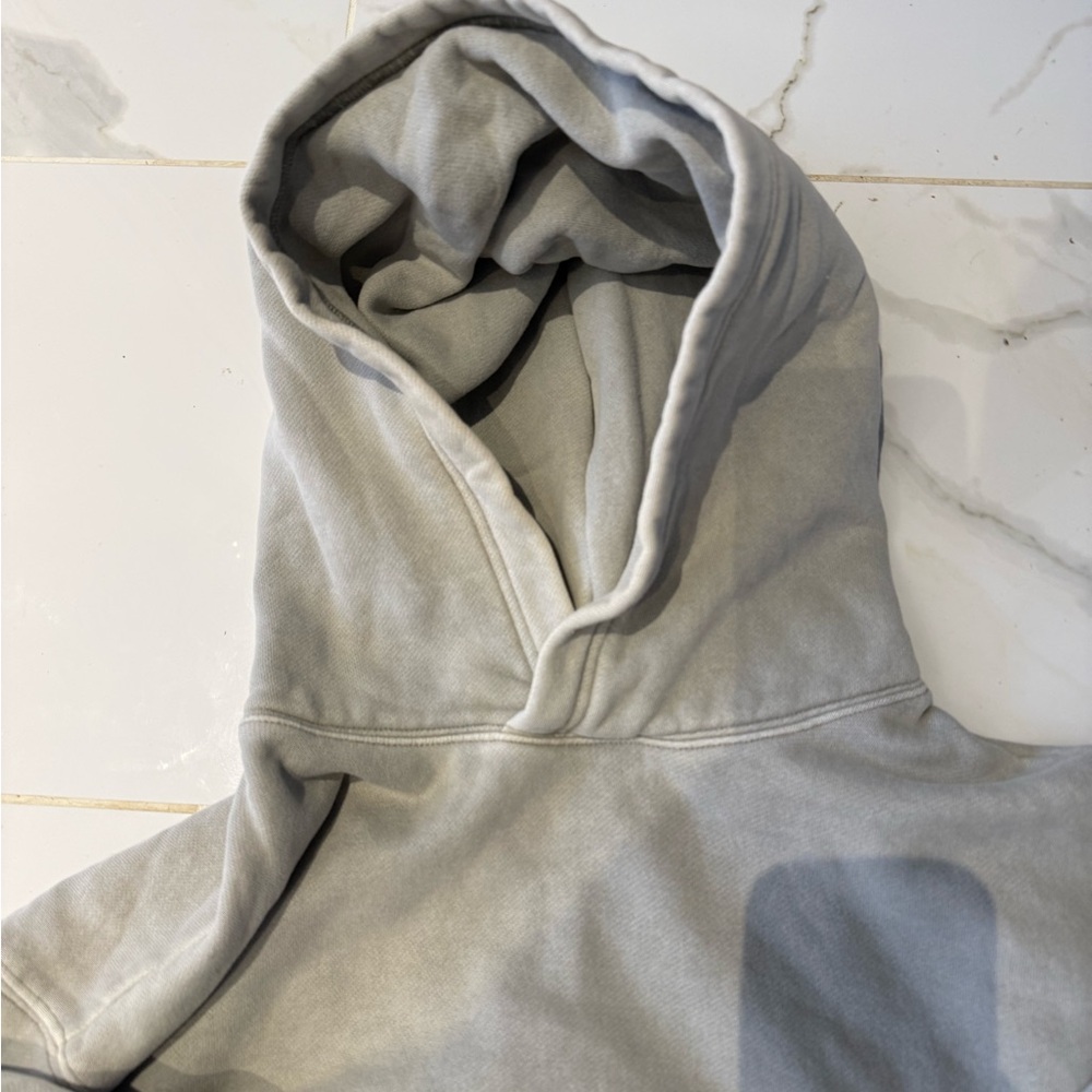 TNA Aritzia Cropped Hoodie - Picture 3 of 4